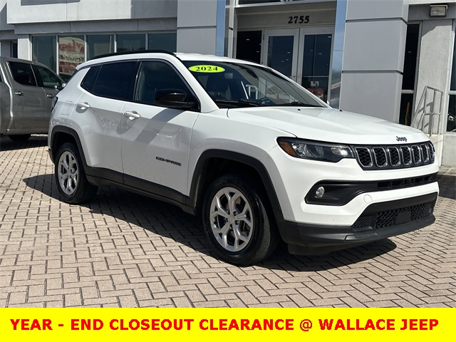 2024 Jeep Compass Latitude photo 2
