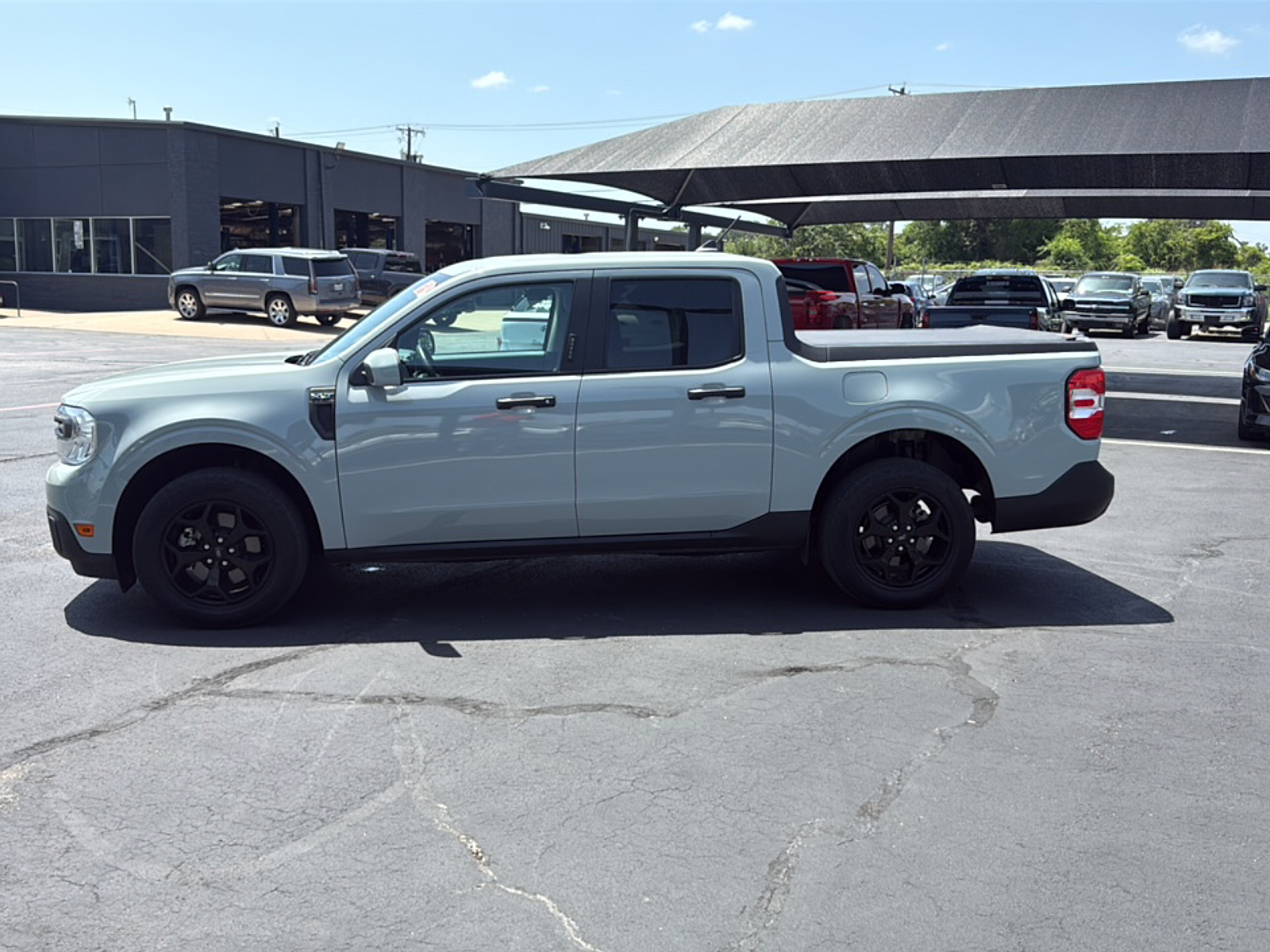 2022 Ford Maverick XLT photo 2