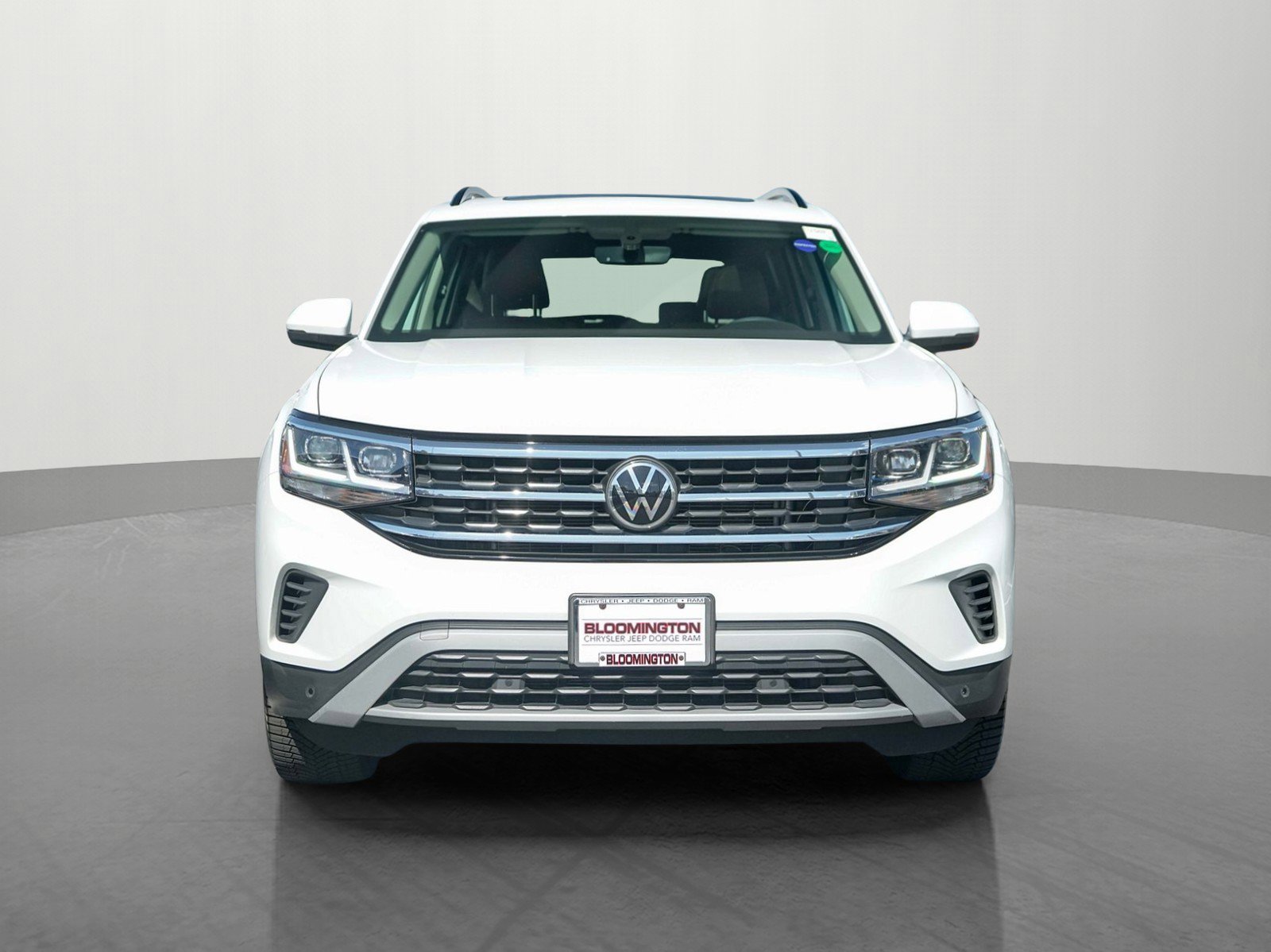 Used 2022 Volkswagen Atlas SE w/Tech with VIN 1V2KR2CA3NC528991 for sale in Minneapolis, Minnesota