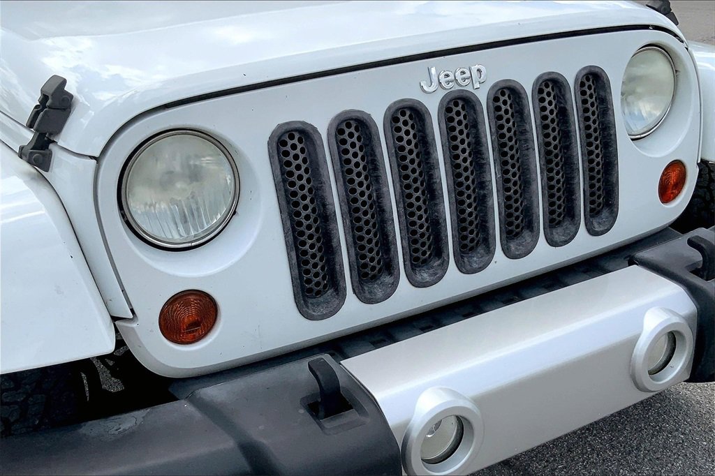 2013 Jeep Wrangler Unlimited Sahara photo 27