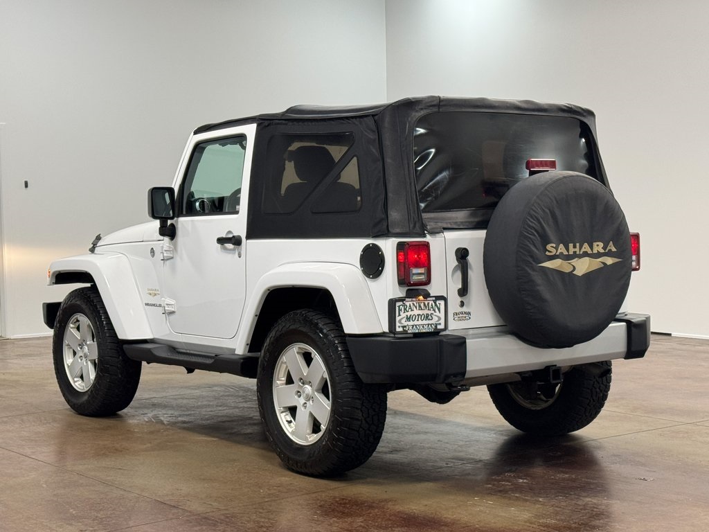 2012 Jeep Wrangler Sahara photo 4