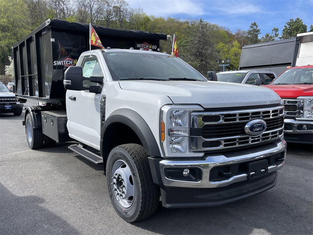 New 2024 Oxford White Ford F-600® XL image 1