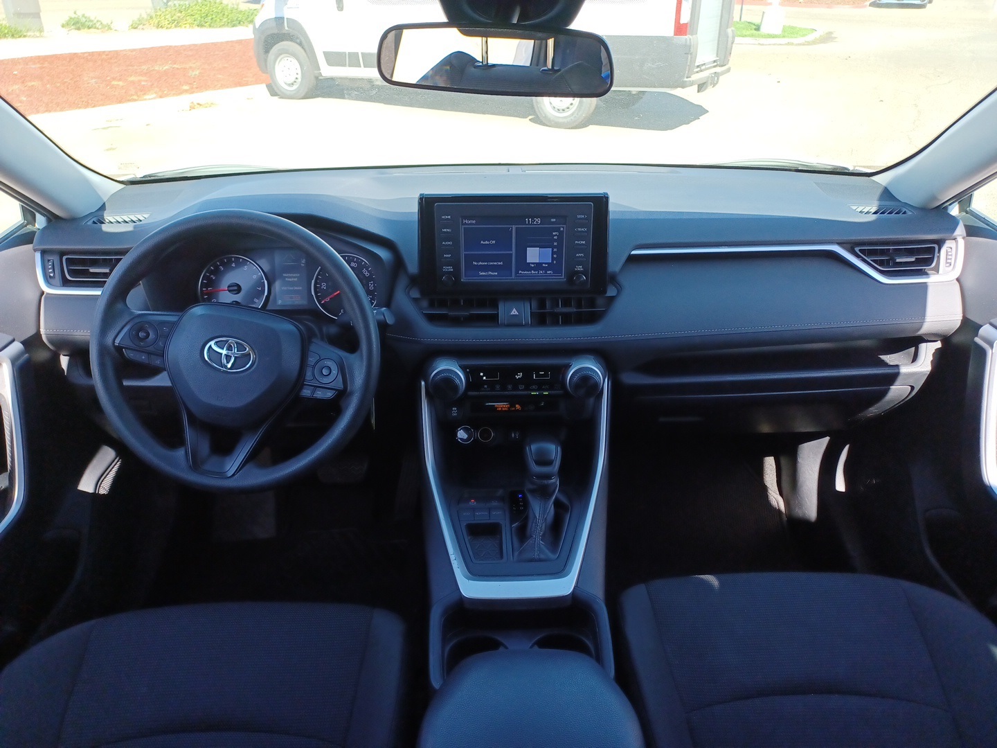 2019 Toyota RAV4 LE photo 7