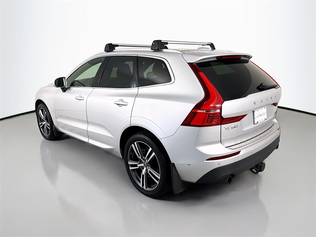 2018 Volvo XC60 T5 Momentum photo 3