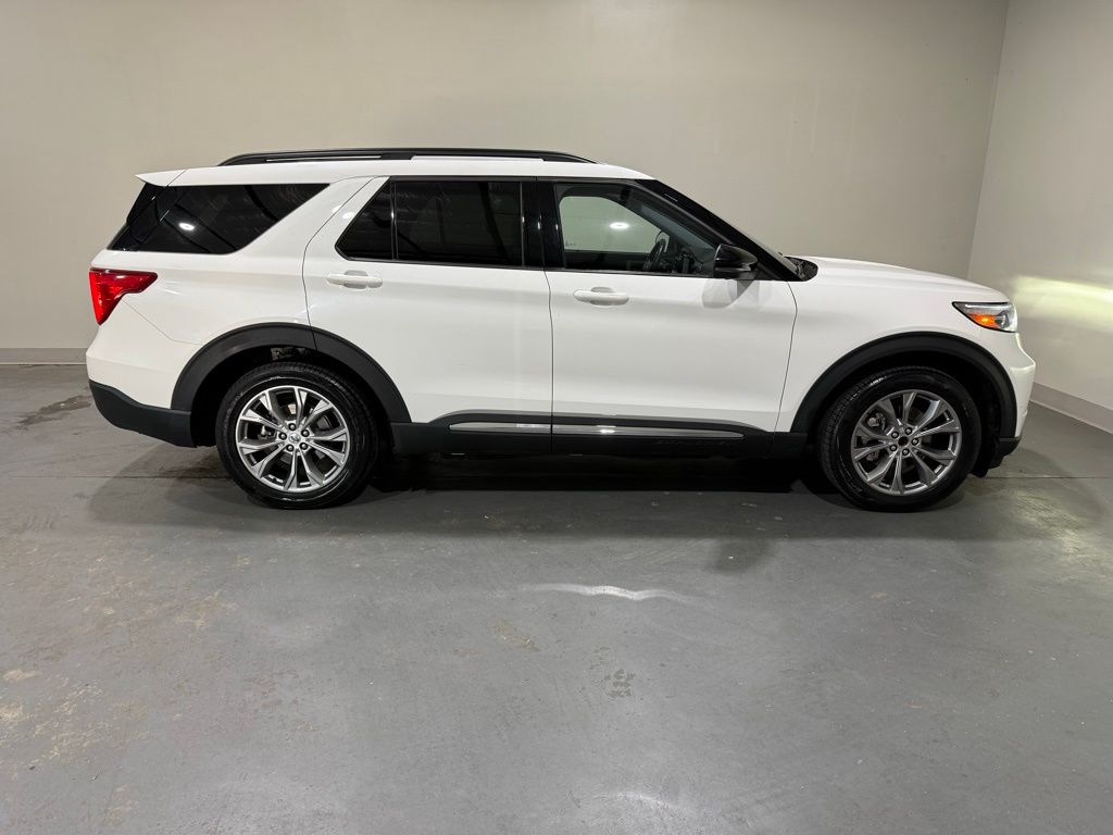 2022 Ford Explorer XLT photo 7