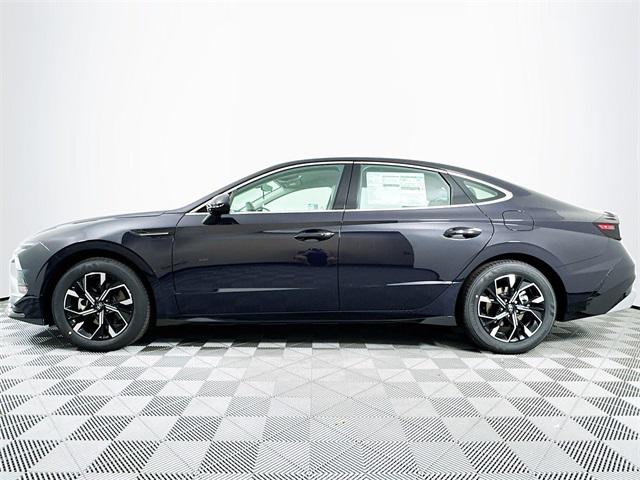 2025 Hyundai Sonata SEL photo 2