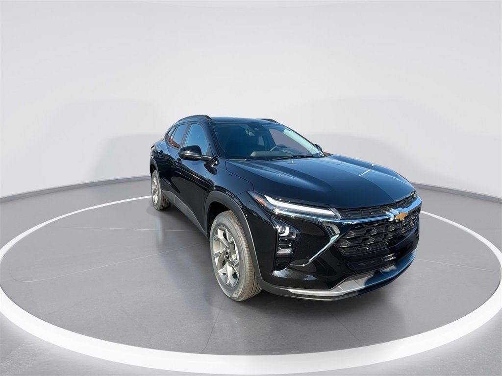 2026 Chevrolet Trax LT photo 2