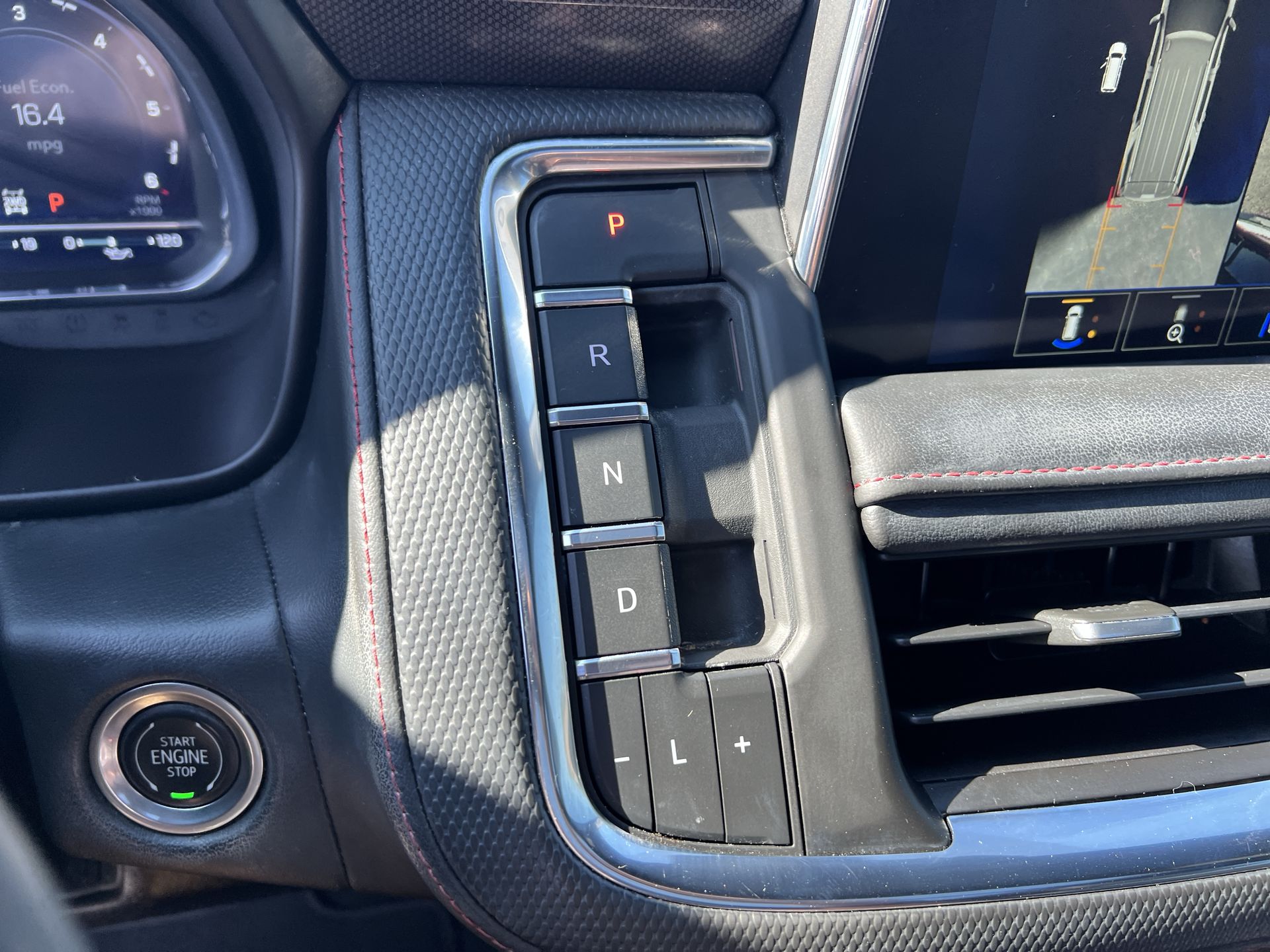2022 Chevrolet Tahoe RST photo 13