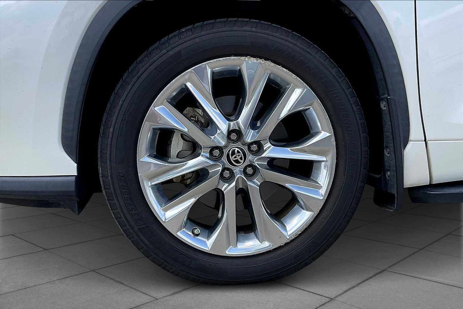 2021 Toyota Highlander Hybrid Limited photo 8