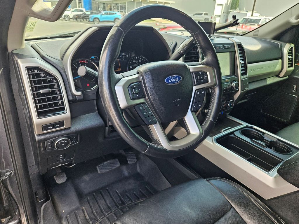 2021 Ford F-250 Lariat photo 13
