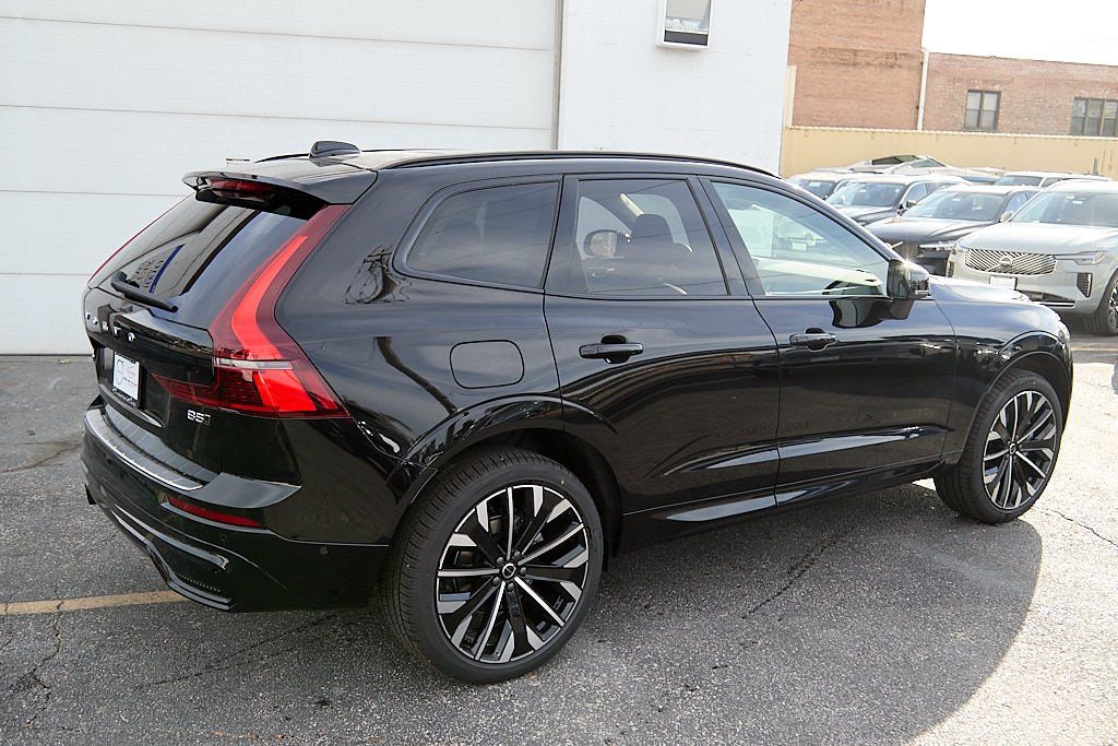 2026 VOLVO XC60 - Image 7