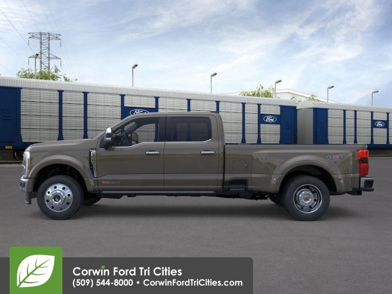 2026 Ford F-450 Super Duty King Ranch's photo