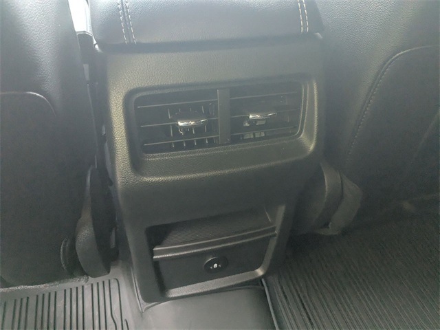2023 Ford Edge ST photo 22