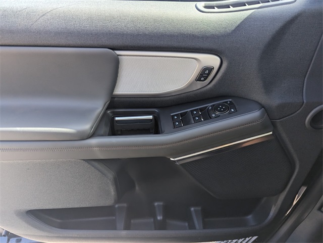 2025 Ford Expedition photo 15