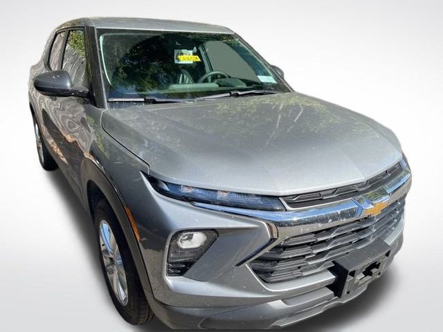 2025 Chevrolet Trailblazer LS photo 9