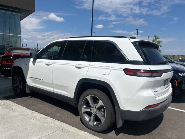 2022 Jeep Cherokee Limited 4xe photo 3