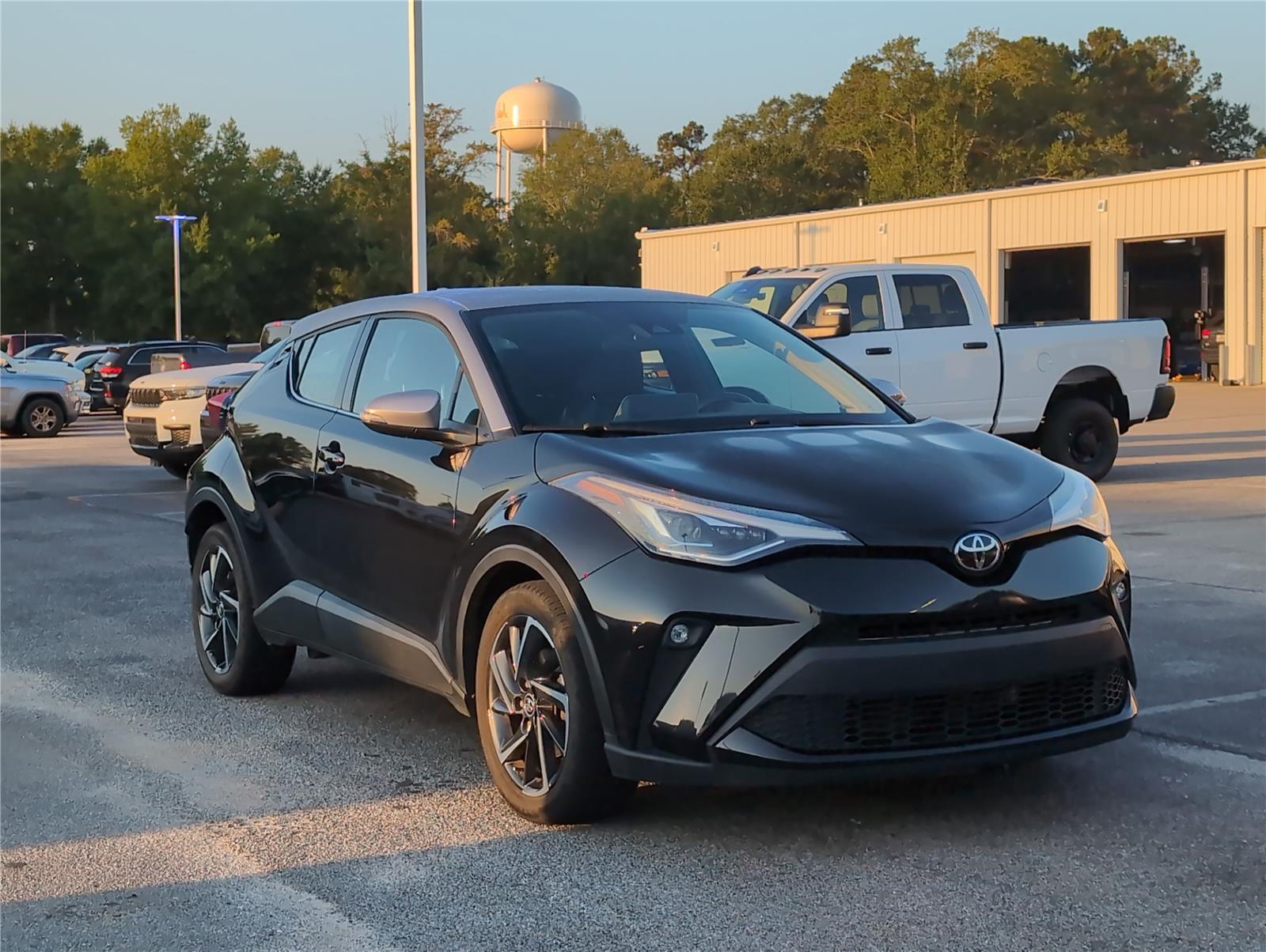 2021 Toyota C-HR LE photo 7
