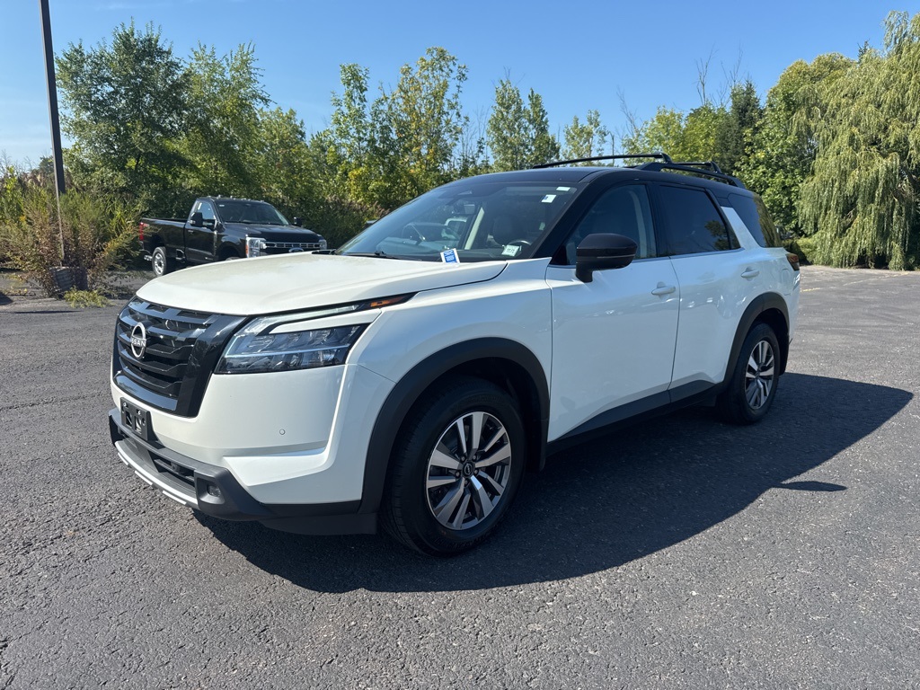 2023 Nissan Pathfinder SL photo 12
