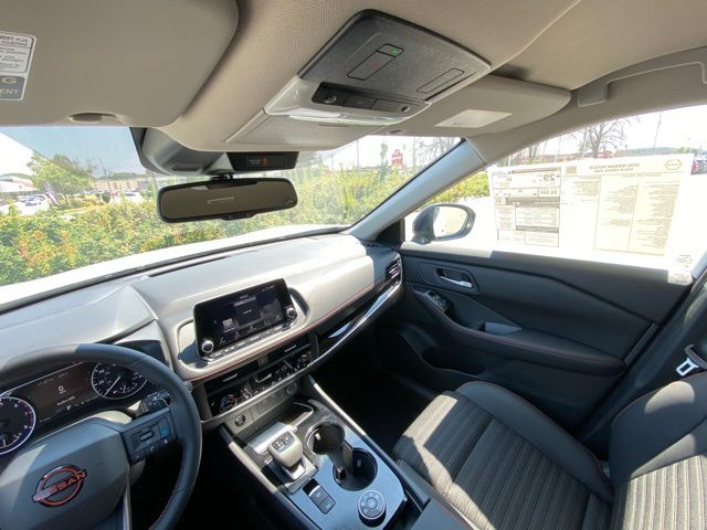 2026 Nissan Rogue SV photo 9