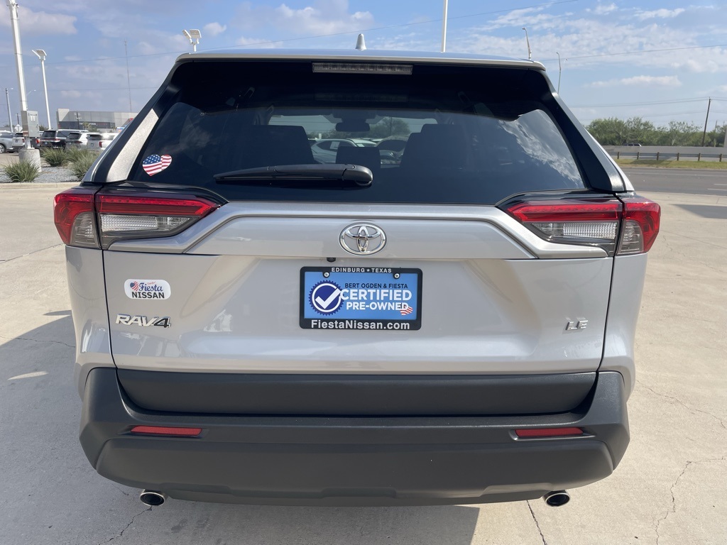 2025 Toyota RAV4 LE photo 4
