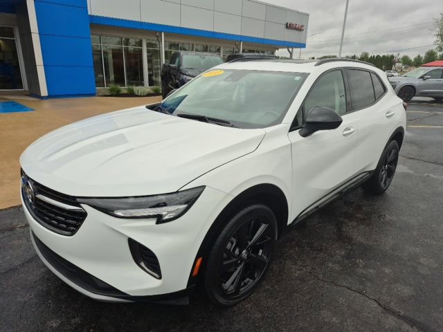 2022 Buick Envision Essence photo 2