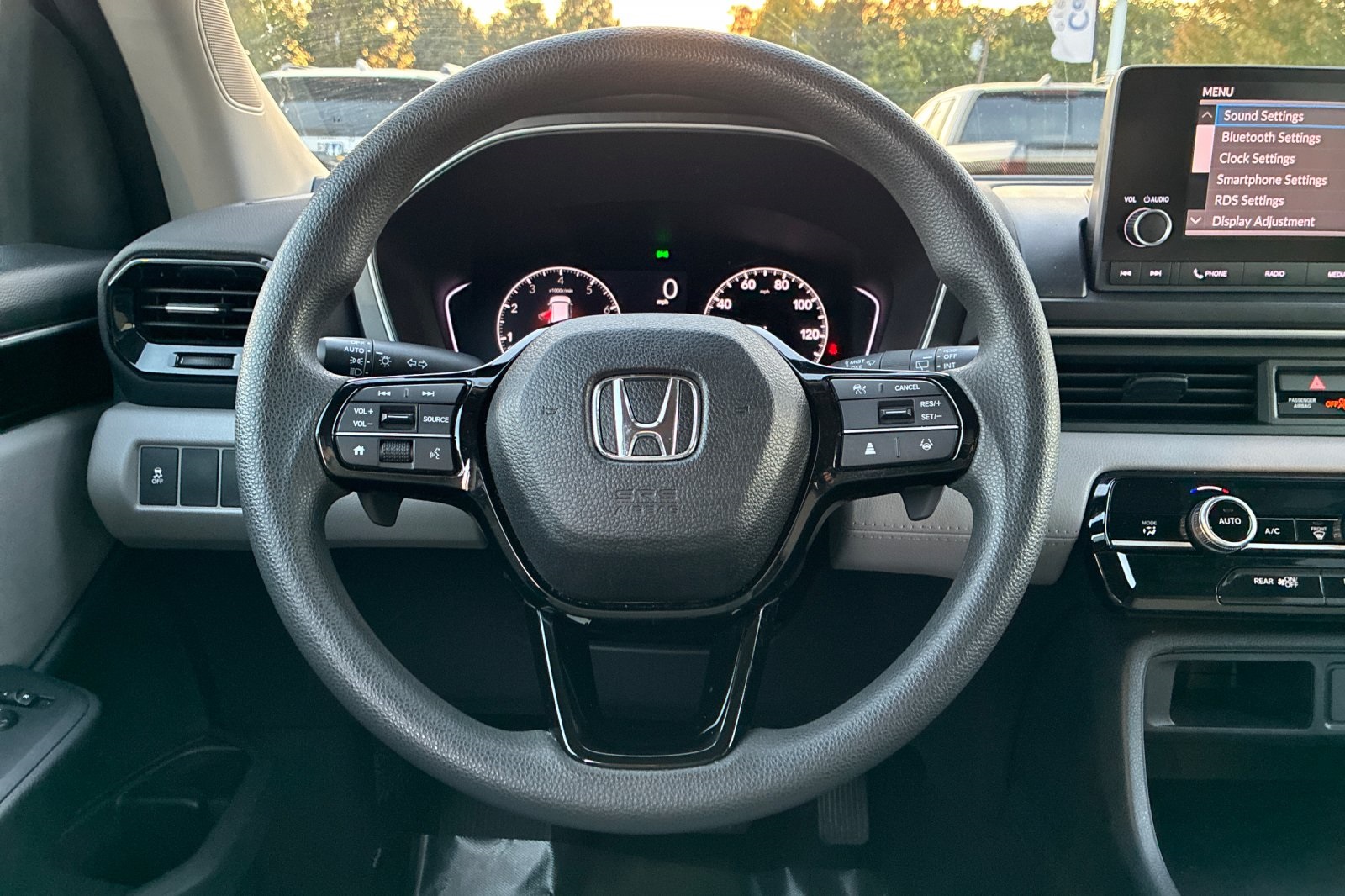 2023 Honda Pilot LX photo 25