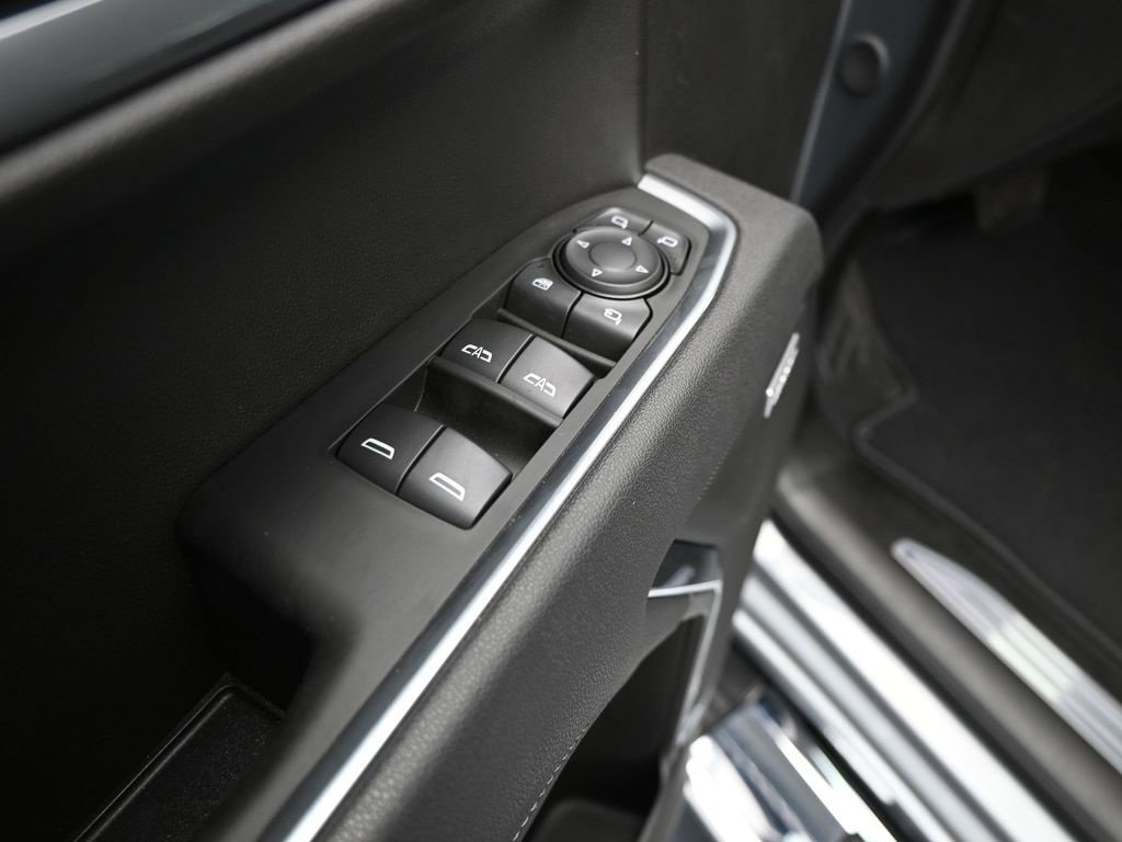 2025 Gmc Sierra 1500 SLT photo 9