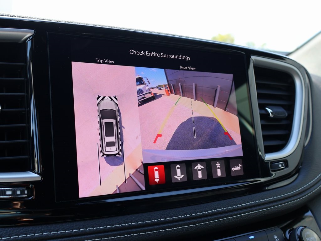 2026 Chrysler Pacifica photo 31