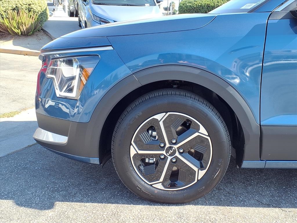 2025 Kia Niro EX photo 16
