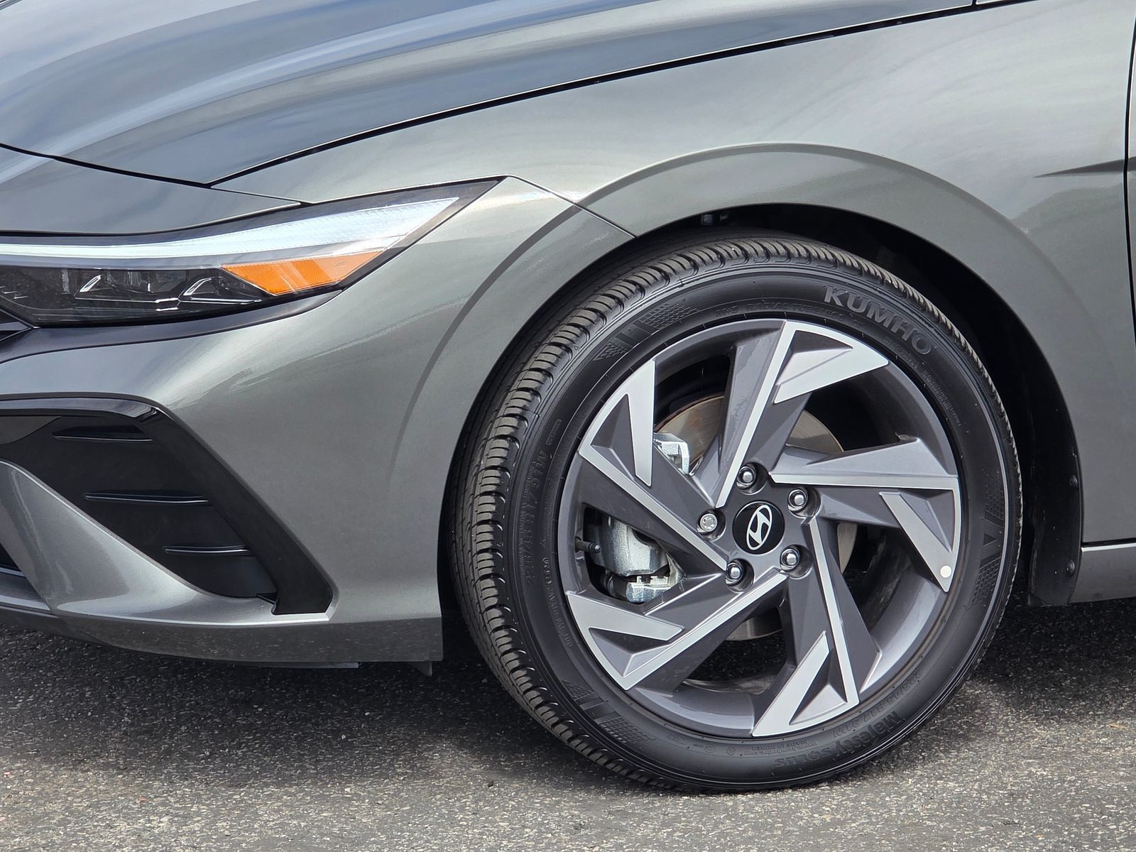 2025 Hyundai Elantra SEL Convenience photo 4