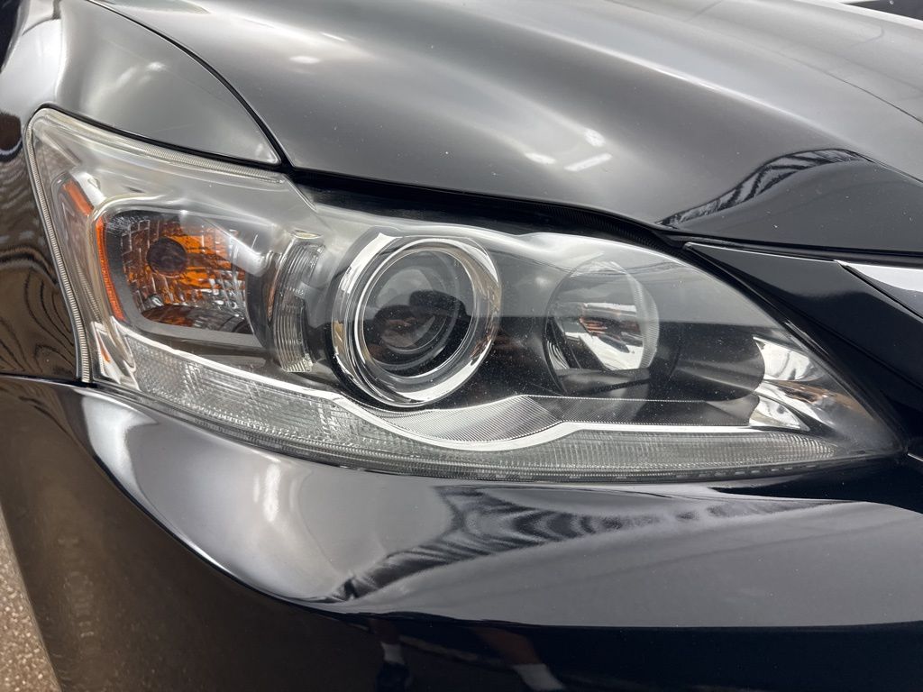 2014 Lexus CT 200h photo 27