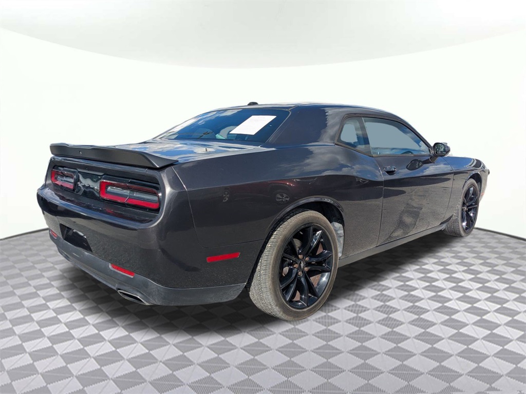 2018 Dodge Challenger SXT photo 3