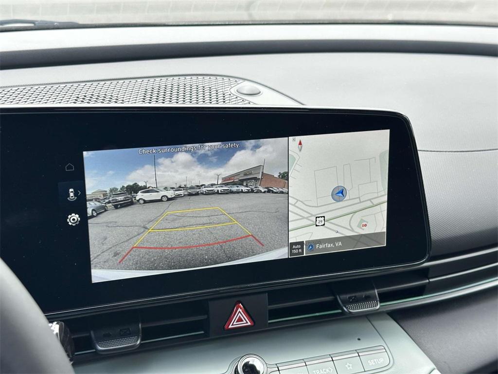 2025 Hyundai Elantra Hybrid Limited photo 3