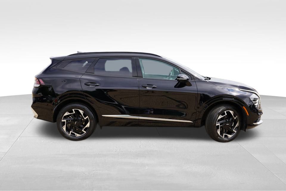 2023 Kia Sportage photo 2
