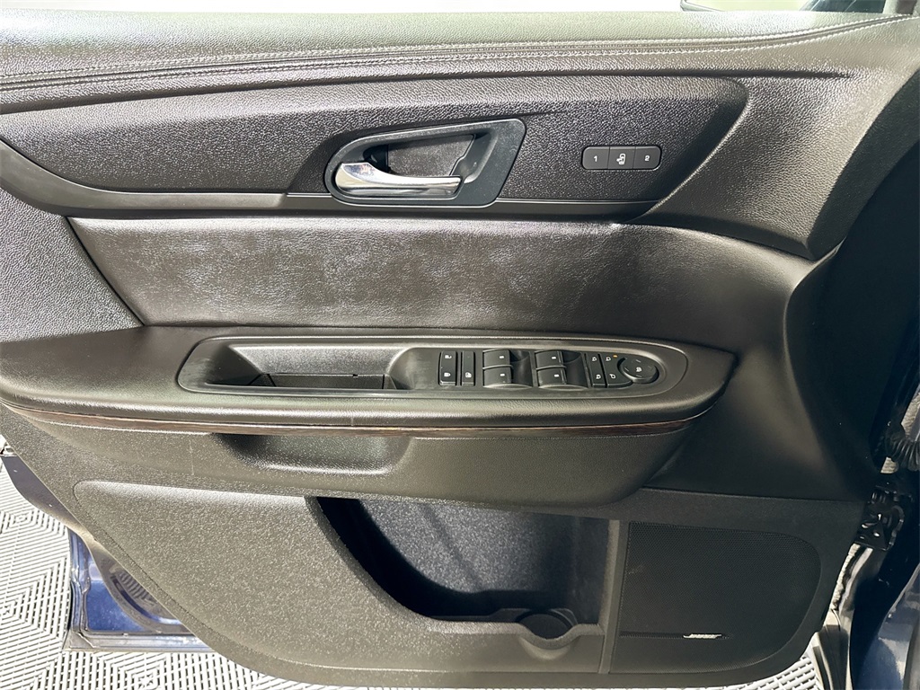 2016 Chevrolet Traverse LTZ photo 23