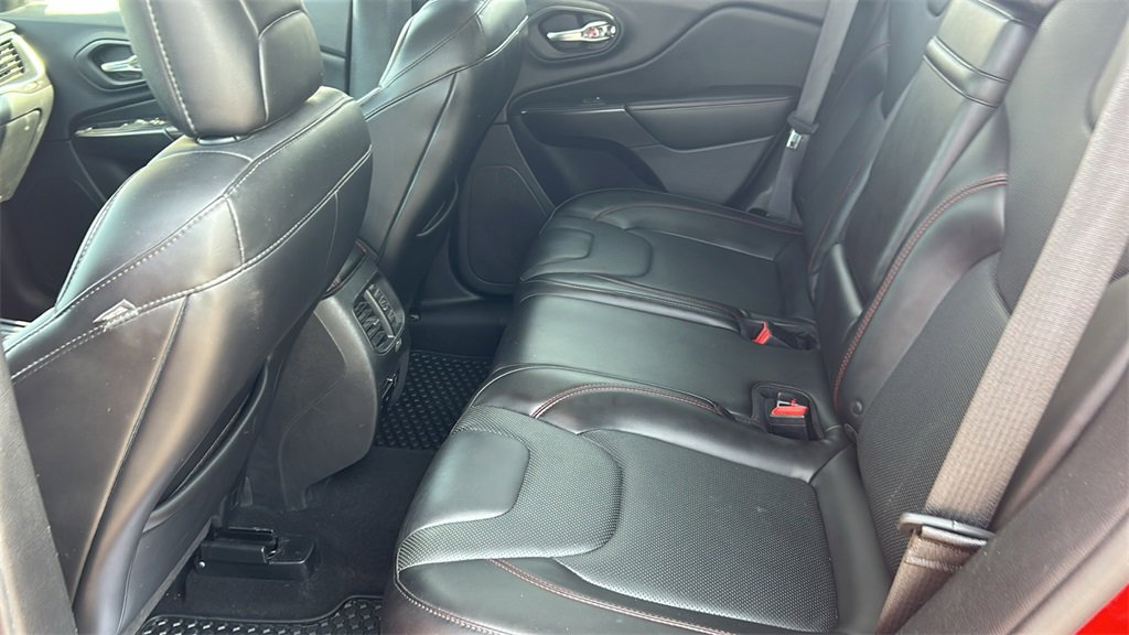 2019 Jeep Cherokee Trailhawk photo 16