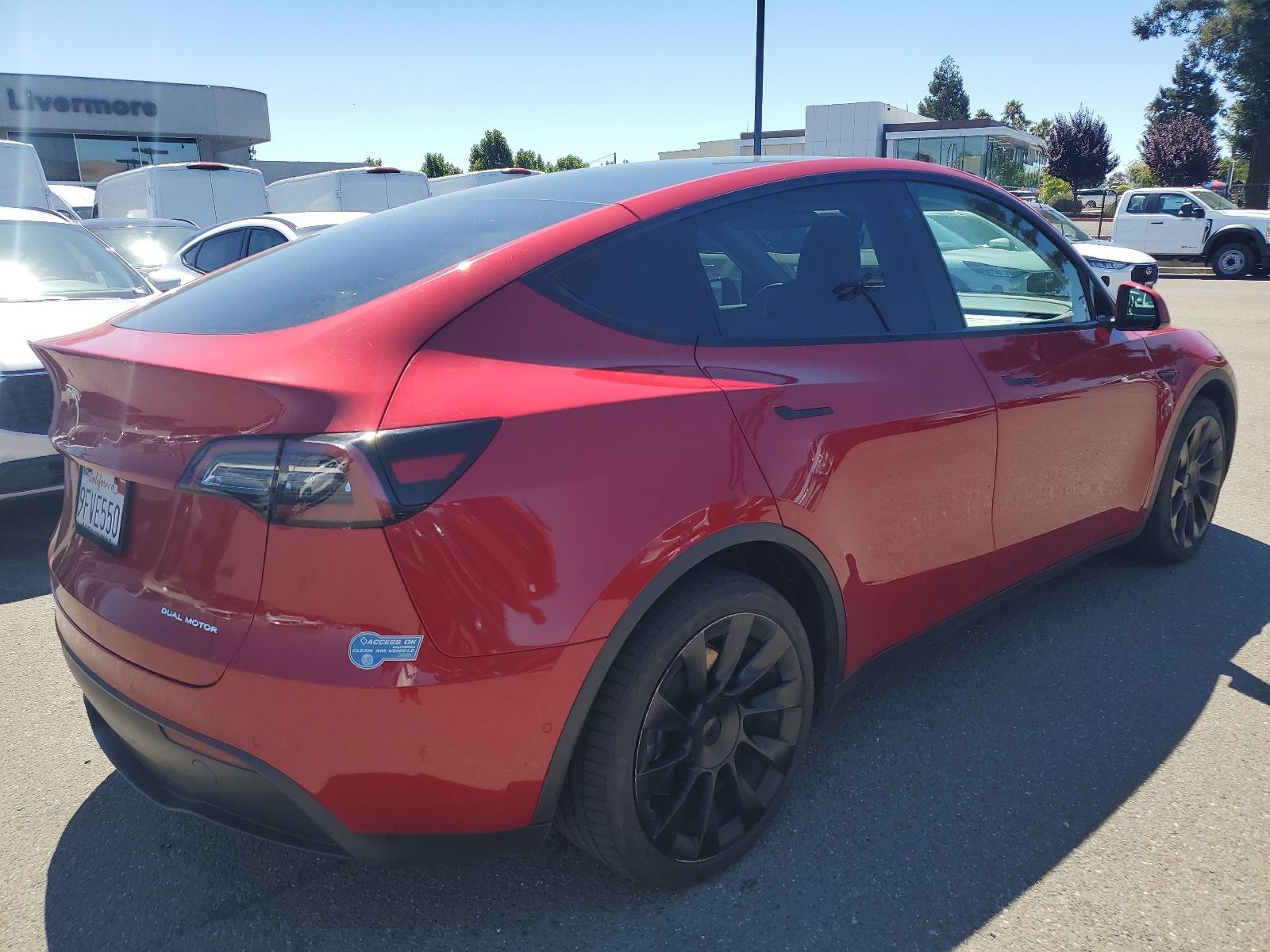 Used 2021 Tesla Model Y Long Range with VIN 5YJYGDEE0MF158663 for sale in Kansas City