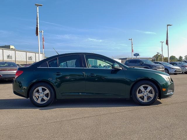 2014 Chevrolet Cruze photo 2