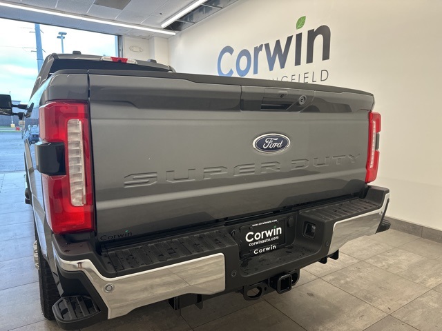 2025 Ford F-350 Lariat photo 5
