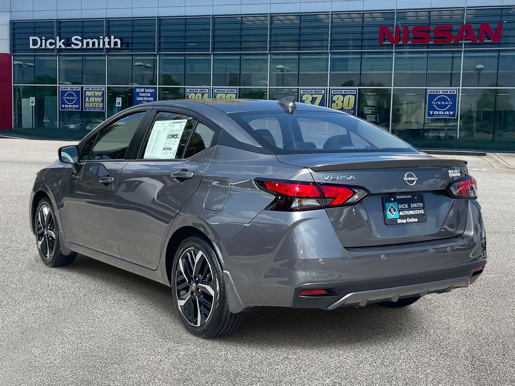 2025 Nissan Versa SR photo 4