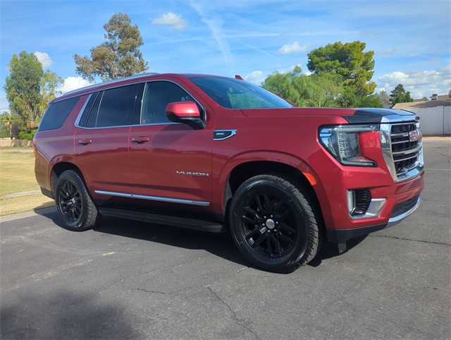 2023 GMC Yukon SLT's photo
