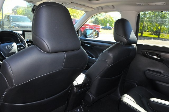 2023 Toyota Highlander Hybrid Platinum photo 16