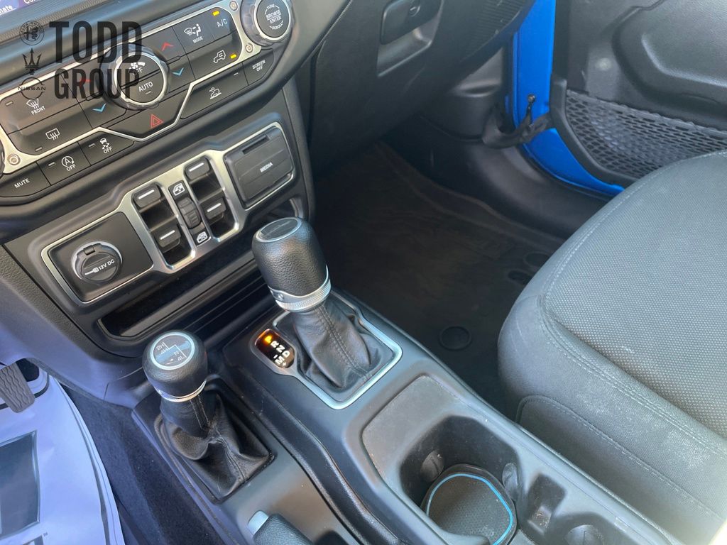 2023 Jeep Gladiator Willys photo 21