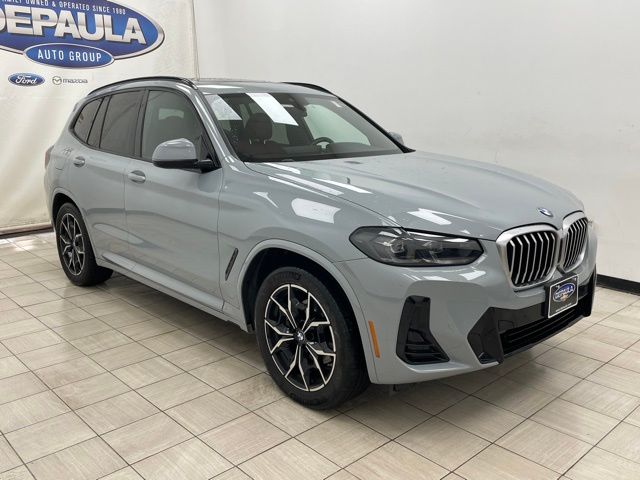 2022 BMW X3 30i's photo