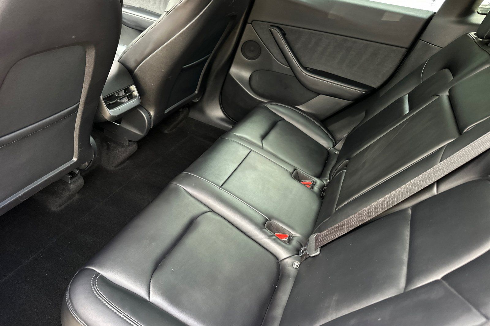 2022 Tesla Model Y Long Range photo 9