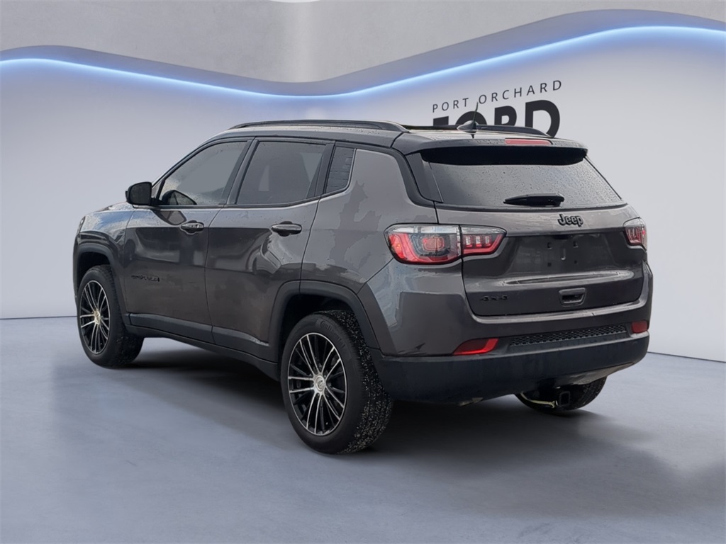 2023 Jeep Compass Altitude photo 3