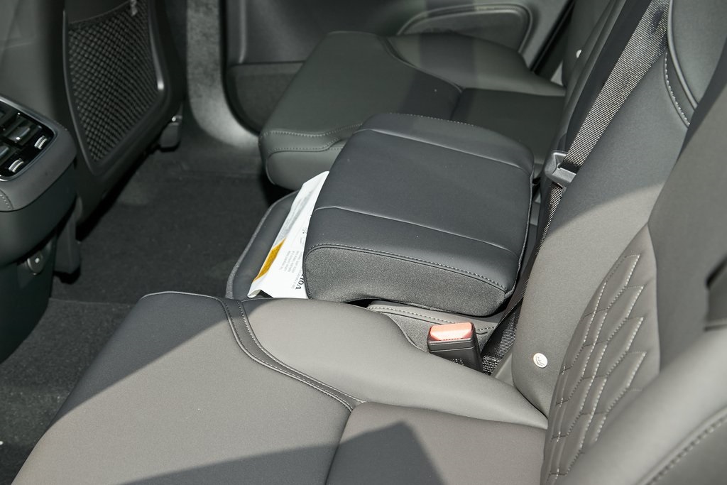 2025 VOLVO XC90 - Image 17