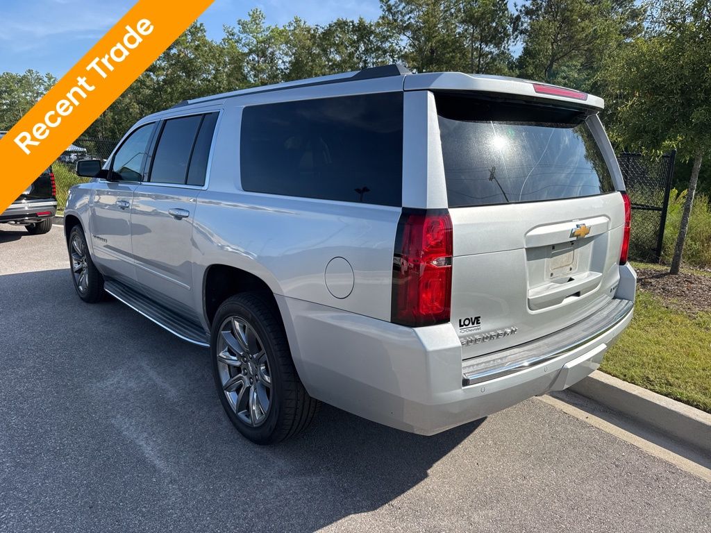 2017 Chevrolet Suburban Premier photo 4