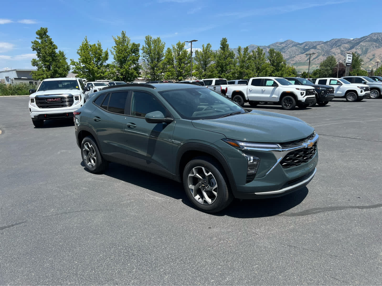 2025 Chevrolet Trax LT photo 6