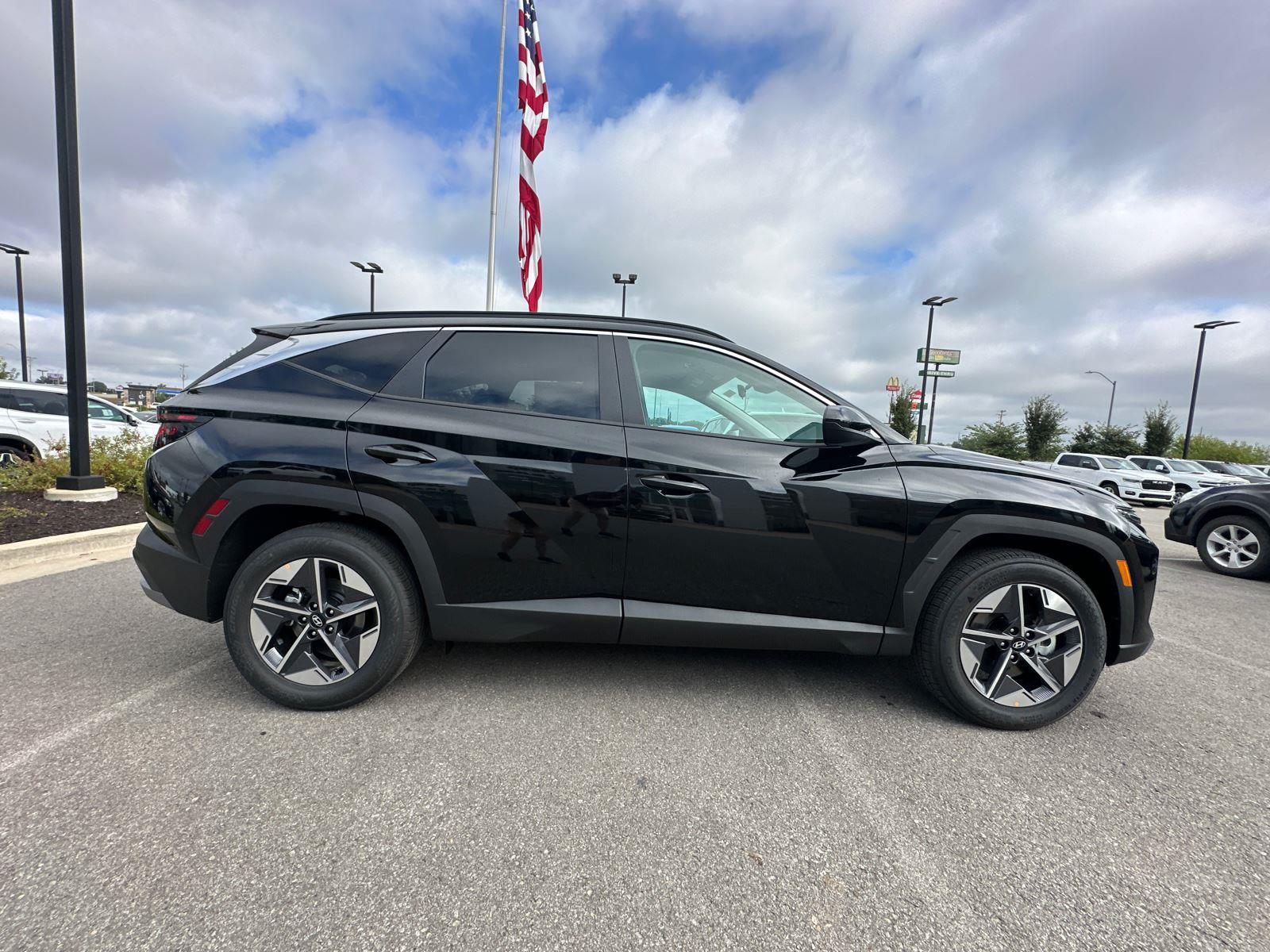 2026 Hyundai Tucson SEL photo 3